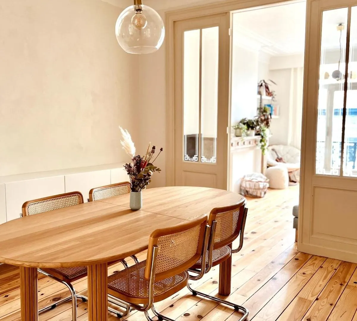 Bright And Cozy Apartment In Bryssel